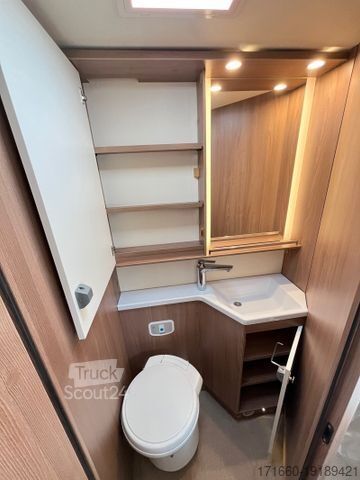 Ημιενσωματωμένο αυτοκινούμενο τροχόσπιτο BÜRSTNER Lyseo TD 732