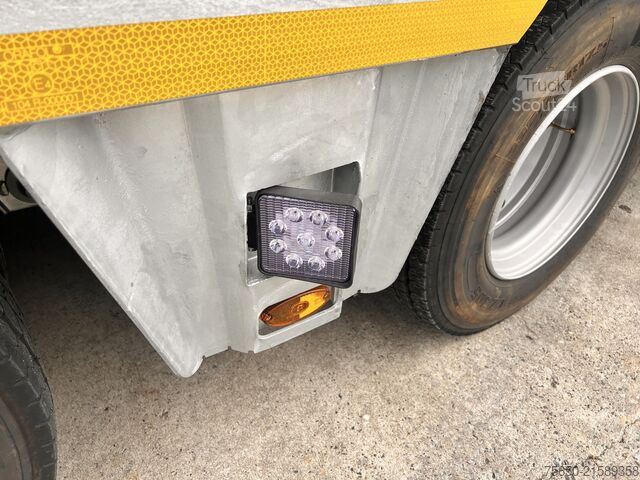 Low loader semitrailer Möslein ST 3  3 Achs Satteltieflader neu