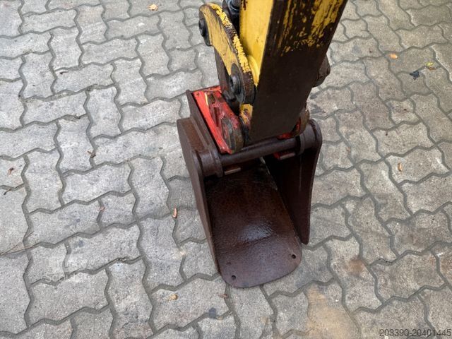 Minirýpadlo CATERPILLAR 301.8C / 2010 BJ / 3.008 H