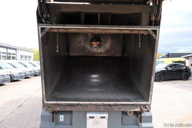 Speciallastbil ravo 540 KLIMA KEHRMASCHINE  EURO-6 SFZ STRAßENREINIGER Rechtslenker