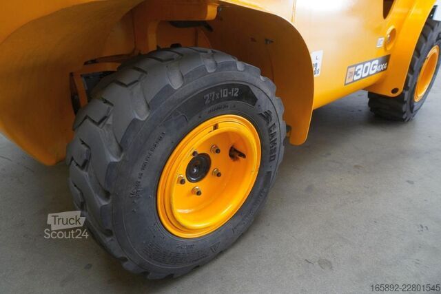 رافعة تلسكوبية JCB TLT30G 4x4