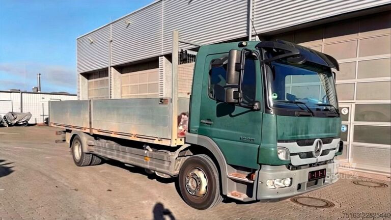 Бортовой грузовик MERCEDES-BENZ Atego 1226 L 4x2 Pritsche Gerüstbaupritsche