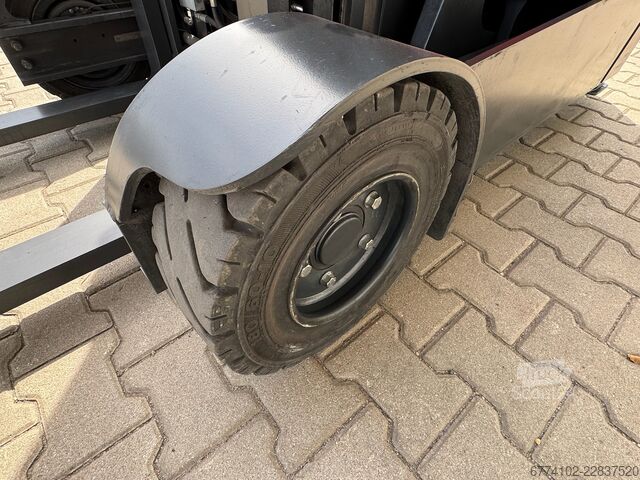 Carrelli retrattili Linde R16G--EK