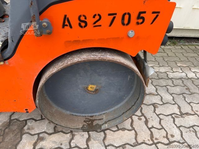 Single drum roller HAMM HD8VV / 2017 BJ / 785 H / 1.580 KG