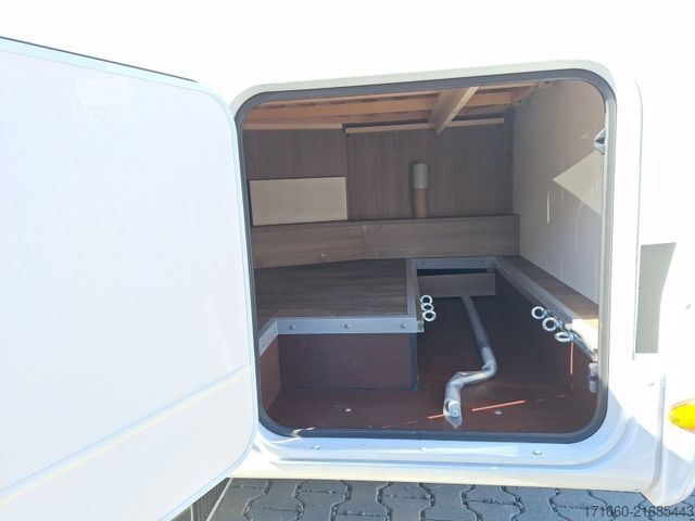 Félintegrált lakóautó CARADO T 135