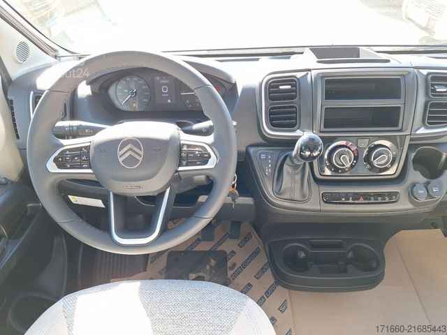 Félintegrált lakóautó CARADO T 135