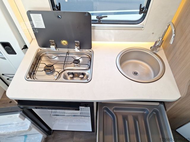 Félintegrált lakóautó CARADO T 135