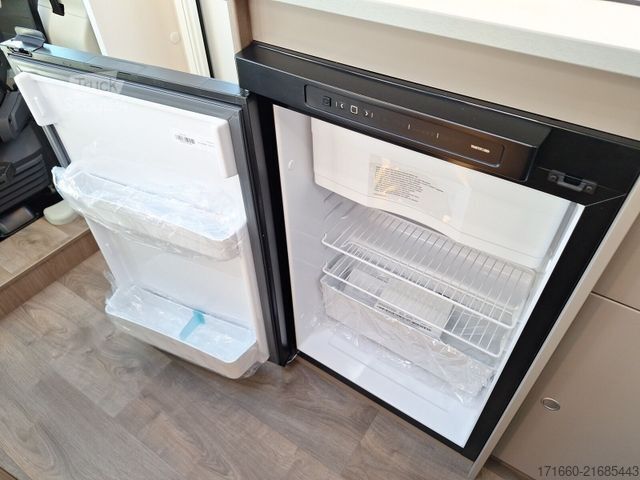 Félintegrált lakóautó CARADO T 135