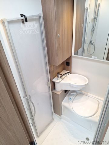 Félintegrált lakóautó CARADO T 135