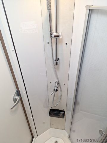 Félintegrált lakóautó CARADO T 135