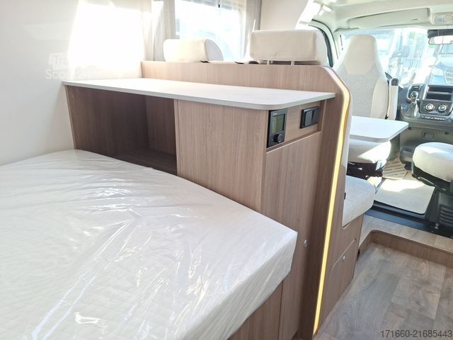 Félintegrált lakóautó CARADO T 135