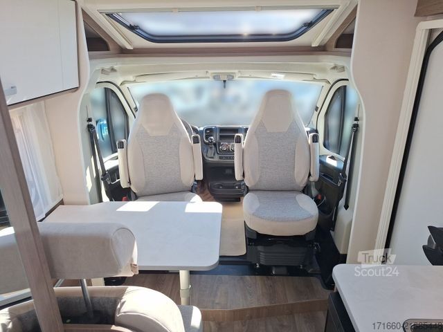 Félintegrált lakóautó CARADO pro+ V 337 Combi 6 E, Automatik