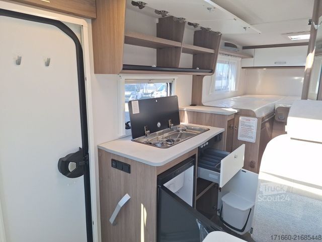 Félintegrált lakóautó CARADO pro+ V 337 Combi 6 E, Automatik