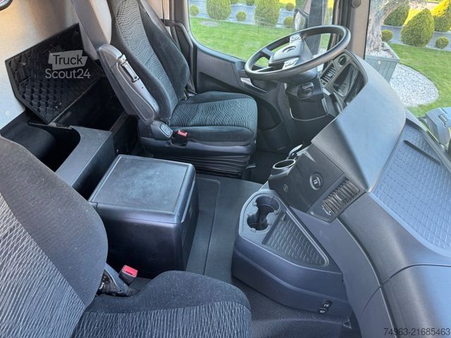 Camion-benne tricar MERCEDES-BENZ Arocs 3245, 8x4, Meiller, Bordmatik