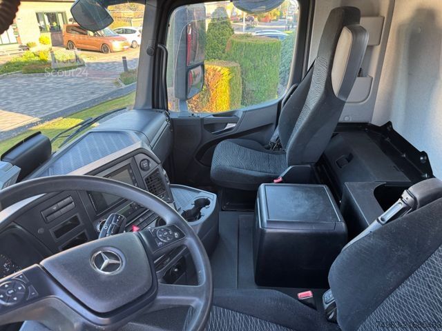 Camion-benne tricar MERCEDES-BENZ Arocs 3245, 8x4, Meiller, Bordmatik