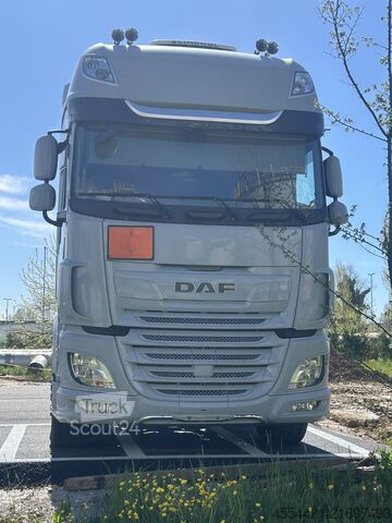 Camión de materiales peligrosos DAF 