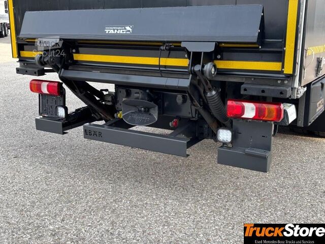 Kamion sa ravnom platformom i ceradom  Atego 1330LL CURTAINSIDER Curtainsider