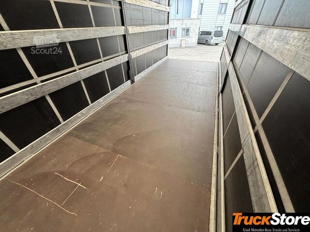 Kamion sa ravnom platformom i ceradom  Atego 1330LL CURTAINSIDER Curtainsider