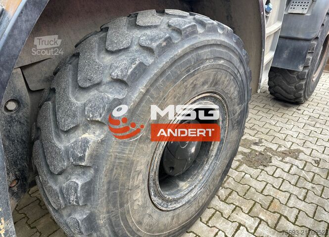 навантажувач Liebherr L 538