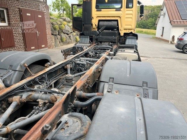 LKW-Fahrgestell MAN 26.360 mit Kompressor/Nebenantrieb - 6x2 -