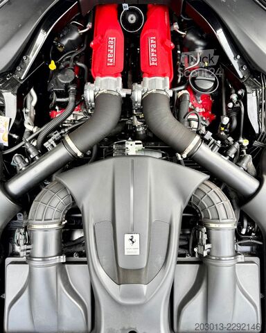 Varebil FERRARI Roma Coupe Schwarz