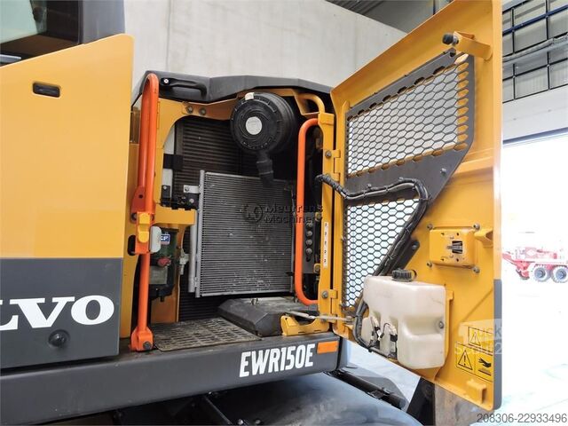 Колёсный экскаватор VOLVO EWR150E