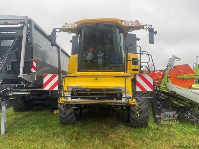 Комбайн для збирання врожаю New Holland CX 8060