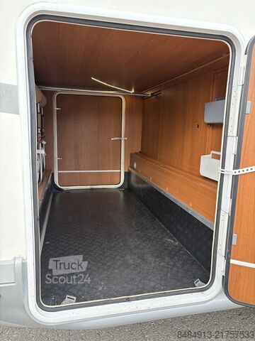 Avtodom z nadgradnjo (alkoven) Elnagh Duke