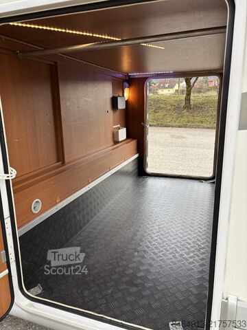 Avtodom z nadgradnjo (alkoven) Elnagh Duke