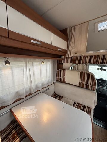 Avtodom z nadgradnjo (alkoven) Elnagh Duke