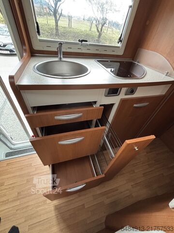 Avtodom z nadgradnjo (alkoven) Elnagh Duke