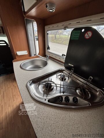 Avtodom z nadgradnjo (alkoven) Elnagh Duke