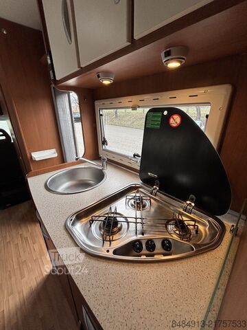 Avtodom z nadgradnjo (alkoven) Elnagh Duke