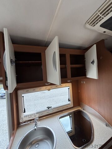 Avtodom z nadgradnjo (alkoven) Elnagh Duke