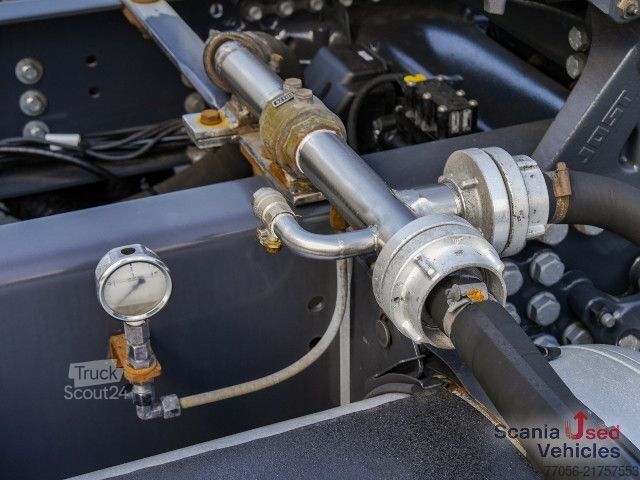 Стандартний тягач Scania R 560 A4x2NB - ADR / Voll-Luft / 4-Balg -