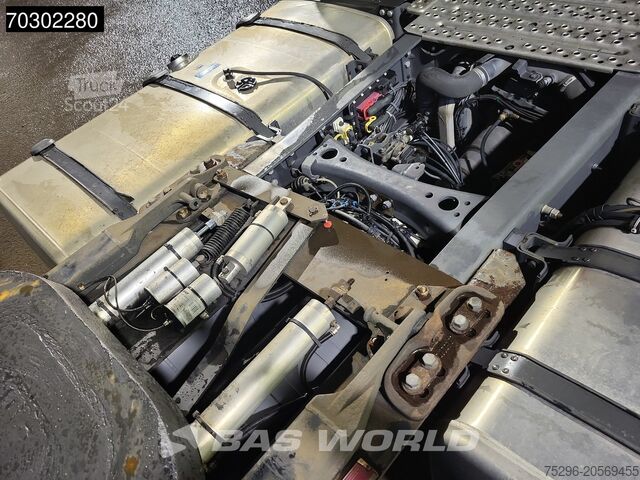 Kötet SZM Scania R450 4X2 Mega Hebesattel Retarder 2x Tanks Stan...