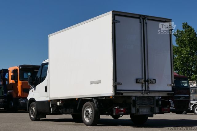 Koelwagen met geïsoleerde laadbak IVECO Daily 35-130 Hi Matic Kühlkoffer Carrier Bi-Temp