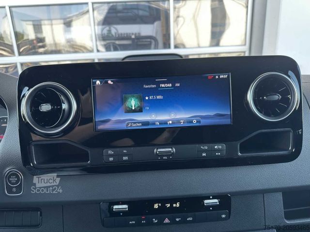 High top van MERCEDES-BENZ Sprinter 319 CDI 4325 AHK DISTRONIC 360 Klima