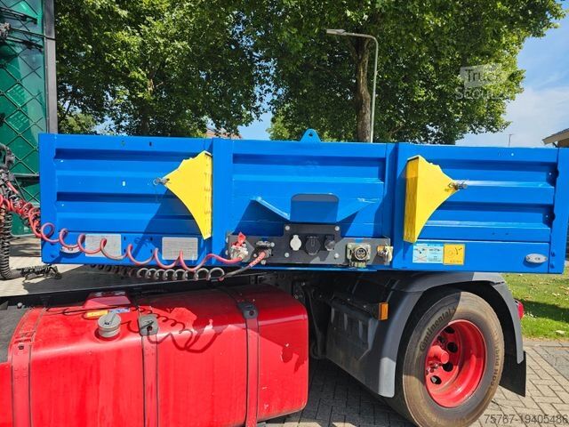 Polpriklopnik z nizko nakladalno ploščadjo KÄSSBOHRER LB3E Semie Tieflader Mit Rampen