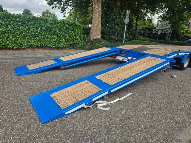 Polpriklopnik z nizko nakladalno ploščadjo KÄSSBOHRER LB3E Semie Tieflader Mit Rampen