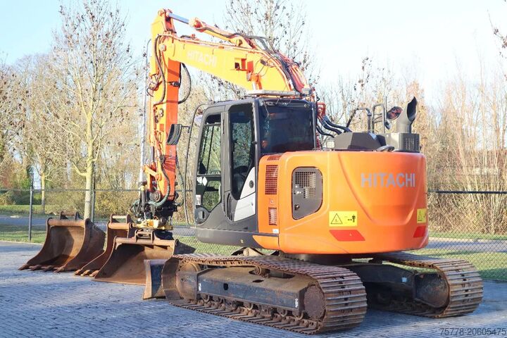 Rupsgraafmachine Hitachi ZX135 US-6 | ROTOTILT | DOZERBLADE | 2D GPS | 3...