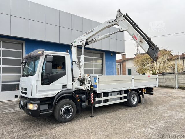 Camion plateau avec grue Iveco Eurocargo 150e22