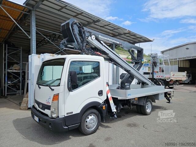 Ван Nissan Cabstar