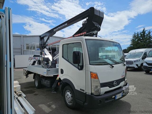 Ван Nissan Cabstar