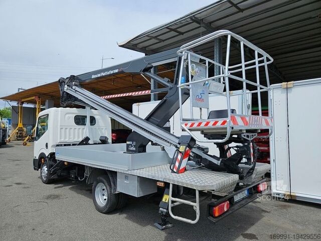 Ван Nissan Cabstar