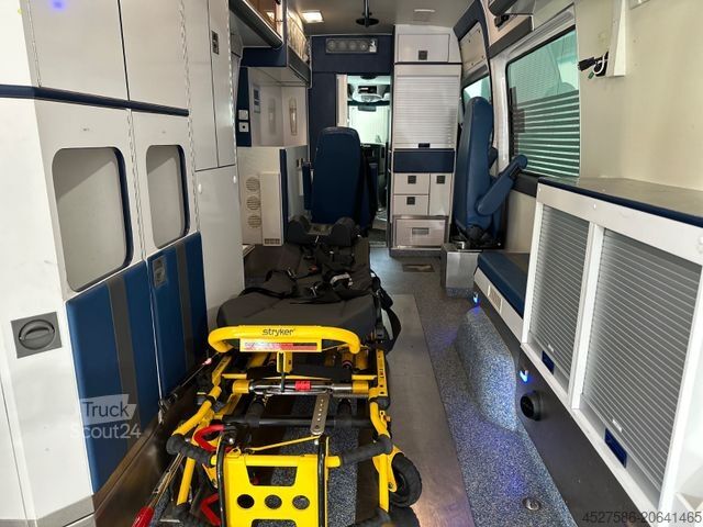 Bestelwagen met verhoogd dak MERCEDES-BENZ Sprinter II 518*RTW*KTW*SANITÄTSZUG*ZIVILSCHUTZ