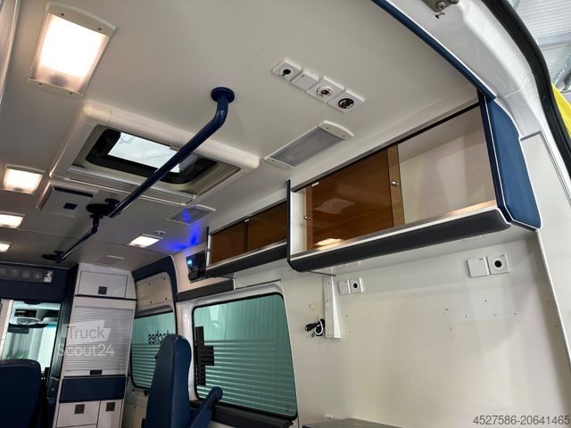 Højt tag varevogn MERCEDES-BENZ Sprinter II 518*RTW*KTW*SANITÄTSZUG*ZIVILSCHUTZ