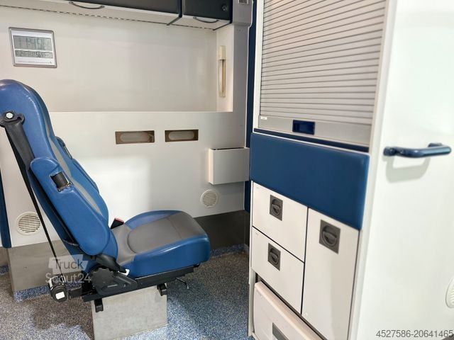 Højt tag varevogn MERCEDES-BENZ Sprinter II 518*RTW*KTW*SANITÄTSZUG*ZIVILSCHUTZ