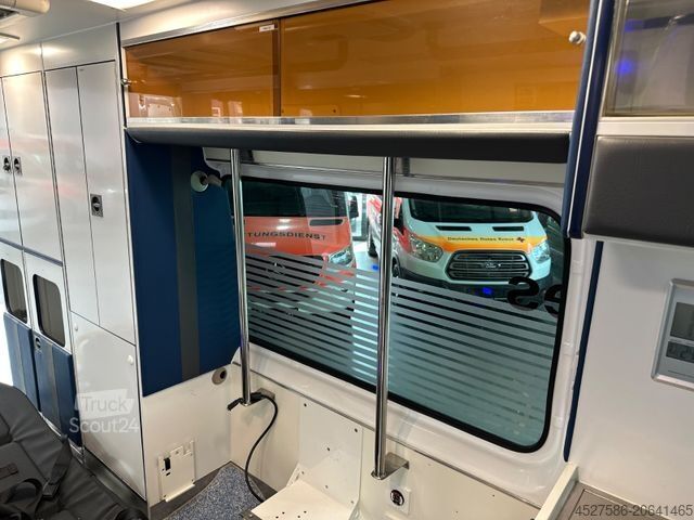 Højt tag varevogn MERCEDES-BENZ Sprinter II 518*RTW*KTW*SANITÄTSZUG*ZIVILSCHUTZ