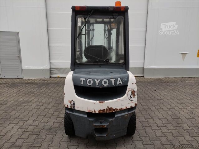 Dīzeļie autoiekrāvēji Toyota 02-8FDF25